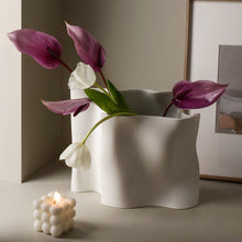 Load image into Gallery viewer, Paper Ceramic Vase - White