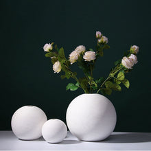 Load image into Gallery viewer, Screw thread Vase - White, 23.5 cm

